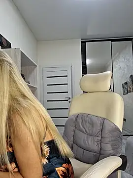 Monna online show from November 2025 06:08:02 PM