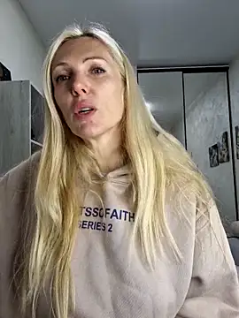 Monna online show from October 2025 03:56:02 PM