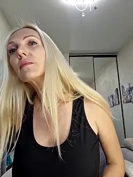 Monna online show from October 2025 01:43:02 PM