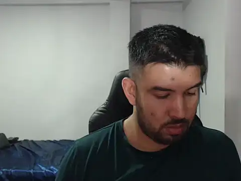 Axel11113 online show from September 2025 09:16:02 PM