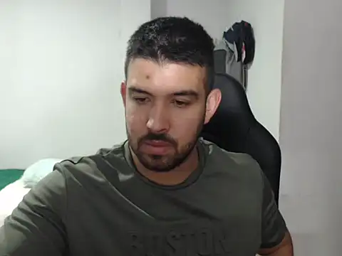 Axel11113 online show from November 2025 02:37:01 AM