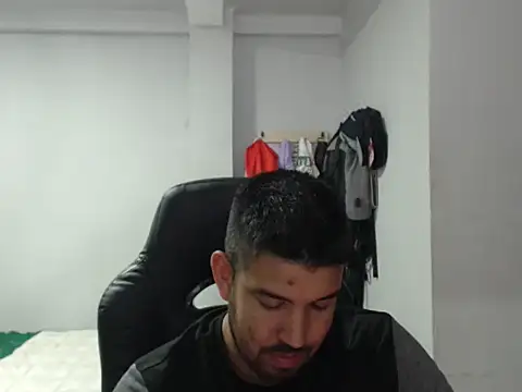 Axel11113 online show from November 2025 03:54:01 AM