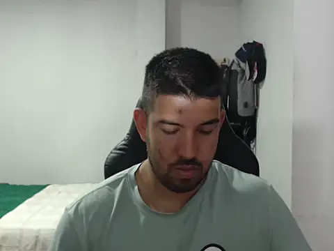 Axel11113 online show from November 2025 04:27:01 AM