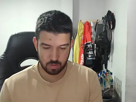 Axel11113 online show from November 2025 01:49:02 AM