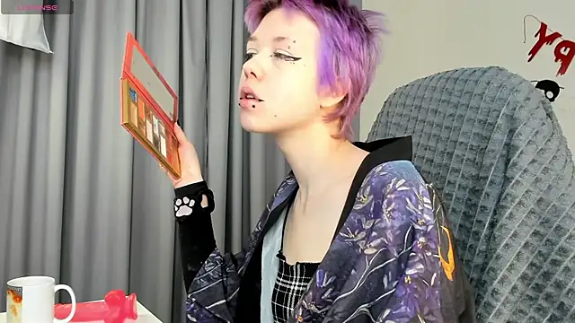 Snapshot of CarolineRichter chatting on November 2025 03:11:02 AM CarolineRichter online show from November 2025 03:11:02 AM