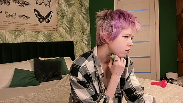 Snapshot of CarolineRichter chatting on November 2025 02:56:02 AM CarolineRichter online show from November 2025 02:56:02 AM