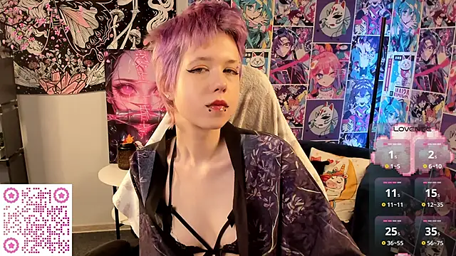 Snapshot of CarolineRichter chatting on November 2025 04:39:02 AM CarolineRichter online show from November 2025 04:39:02 AM