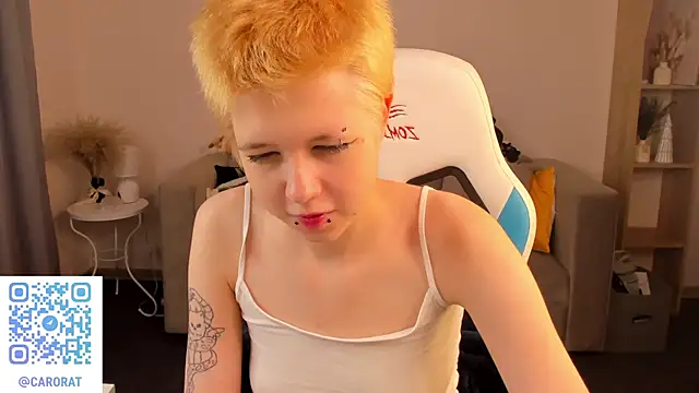 Snapshot of CarolineRichter chatting on September 2025 10:27:01 PM CarolineRichter online show from September 2025 10:27:01 PM