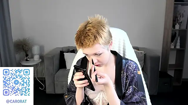 Snapshot of CarolineRichter chatting on September 2025 02:16:02 AM CarolineRichter online show from September 2025 02:16:02 AM