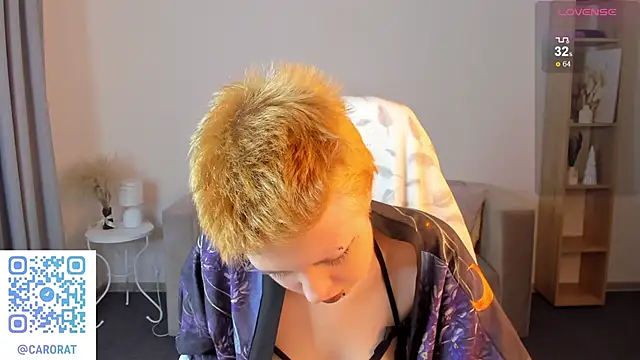 Snapshot of CarolineRichter chatting on September 2025 02:25:01 AM CarolineRichter online show from September 2025 02:25:01 AM