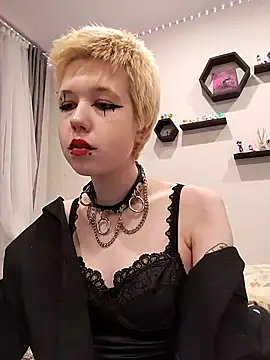 Snapshot of CarolineRichter chatting on October 2025 11:19:01 PM CarolineRichter online show from October 2025 11:19:01 PM