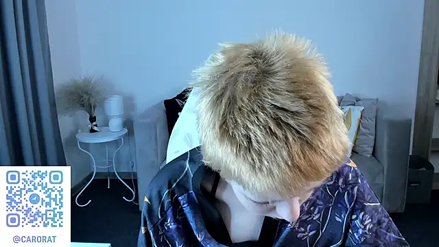 Snapshot of CarolineRichter chatting on September 2025 02:04:01 AM CarolineRichter online show from September 2025 02:04:01 AM