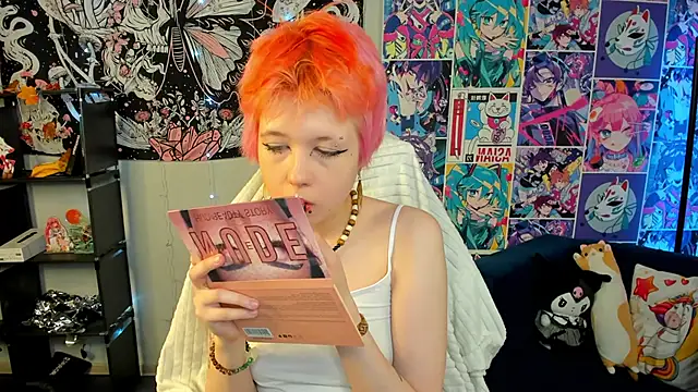 Snapshot of CarolineRichter chatting on November 2025 11:05:02 PM CarolineRichter online show from November 2025 11:05:02 PM