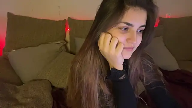 Vivalenti Kiss online show from December 2025 12:37:01 PM