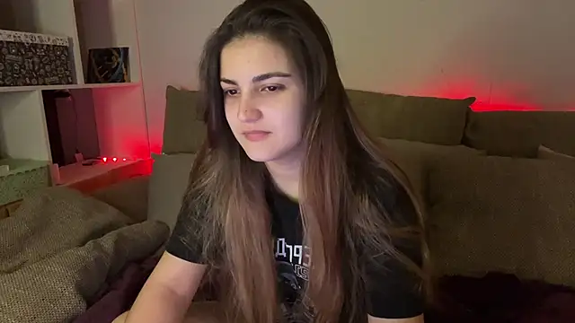 Vivalenti Kiss online show from November 2025 01:44:02 PM