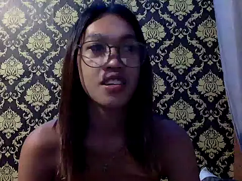 Snapshot of your_wifey chatting on September 2025 09:43:01 AM your wifey online show from September 2025 09:43:01 AM