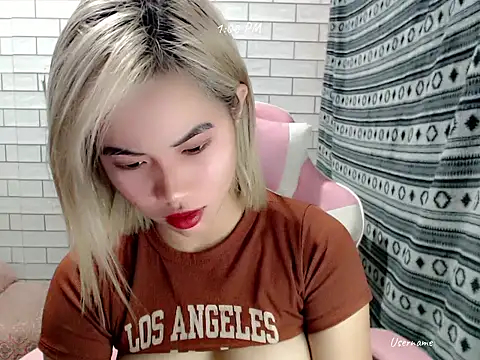 Rainea149 online show from November 2025 05:01:01 AM