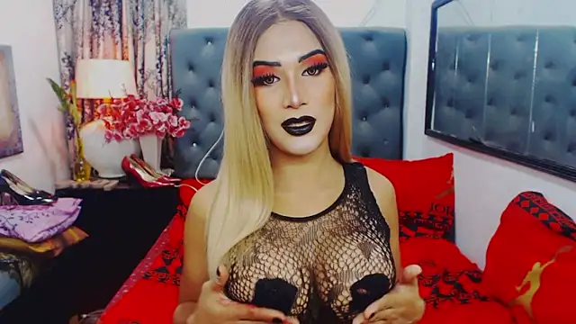 Snapshot of Mistress4fun chatting on October 2025 06:59:02 AM Mistress4fun online show from October 2025 06:59:02 AM