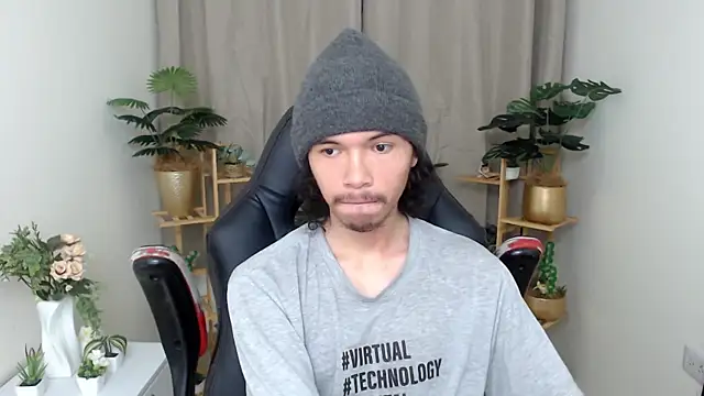 Xoxo Smiles online show from December 2025 03:23:01 PM