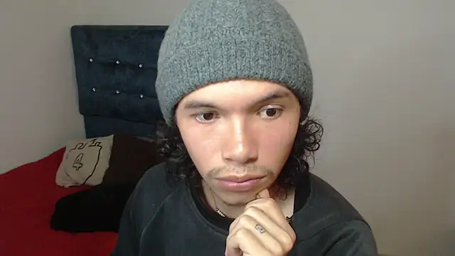 Xoxo Smiles online show from November 2025 06:02:01 PM