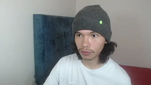 Xoxo Smiles online show from November 2025 03:56:01 PM