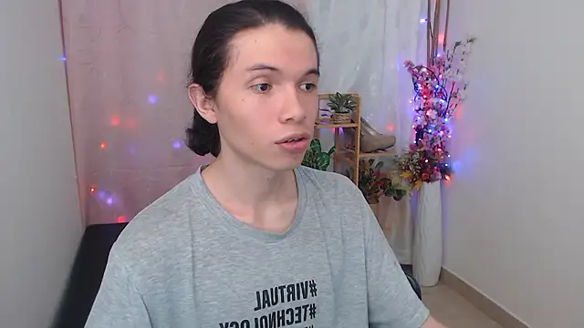 Xoxo Smiles online show from February 2026 10:30:02 PM