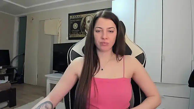 EmiLovsi online show from March 2026 08:05:02 PM