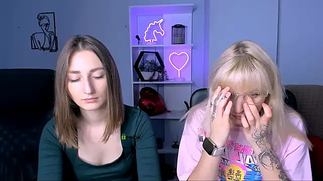 eva smiith  online show from November 2025 06:50:02 AM