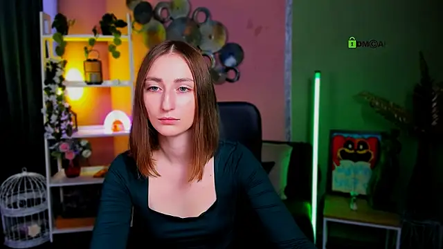 eva smiith  online show from October 2025 05:45:01 AM