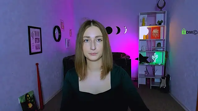 eva smiith  online show from October 2025 05:19:01 AM