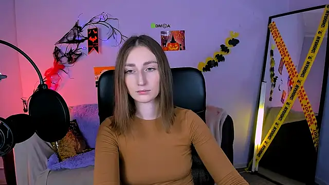 eva smiith  online show from November 2025 06:40:02 AM