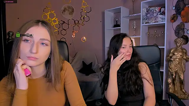 eva smiith  online show from November 2025 06:46:02 AM