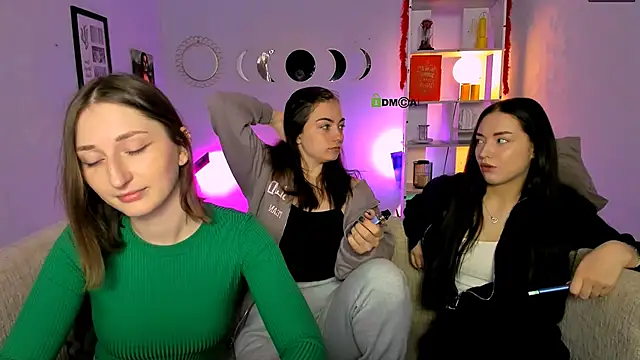eva smiith  online show from April 2026 05:45:01 AM