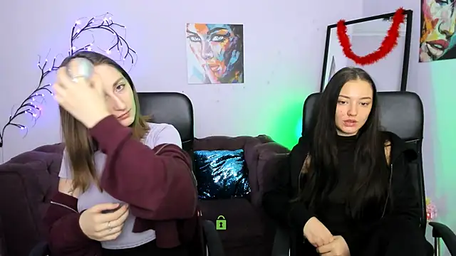 eva smiith  online show from December 2025 06:40:01 AM