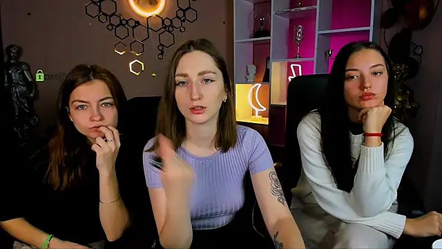 eva smiith  online show from December 2025 07:08:01 AM