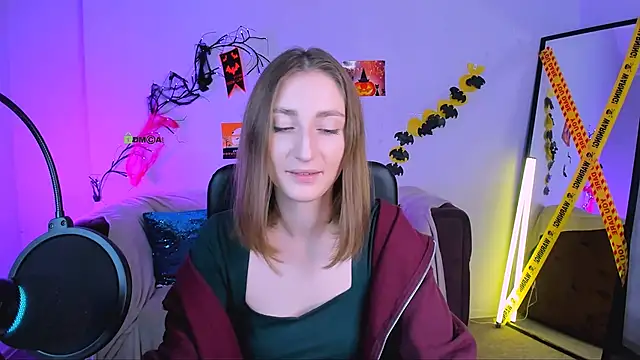 eva smiith  online show from October 2025 06:47:02 AM