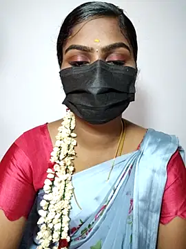 Snapshot of Tamil_Princess12 chatting on October 2025 05:43:01 PM Tamil Princess12 online show from October 2025 05:43:01 PM