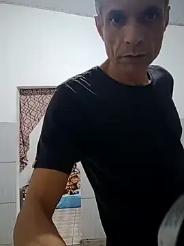 Snapshot of BrenoAvelar chatting on May 2026 03:59:01 AM BrenoAvelar online show from May 2026 03:59:01 AM