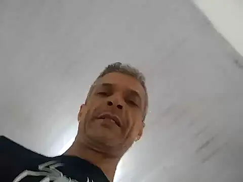 Snapshot of BrenoAvelar chatting on June 2026 05:08:02 PM BrenoAvelar online show from June 2026 05:08:02 PM