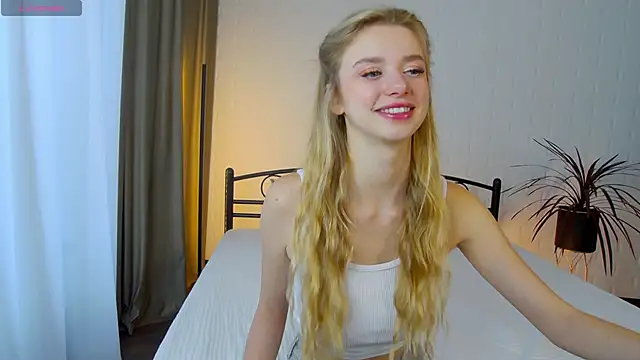 KelsiWest online show from September 2025 01:18:01 PM