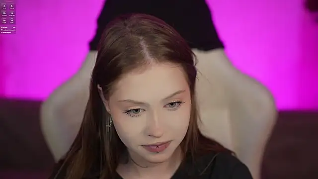 Esmie Smile online show from May 2026 01:57:16 AM