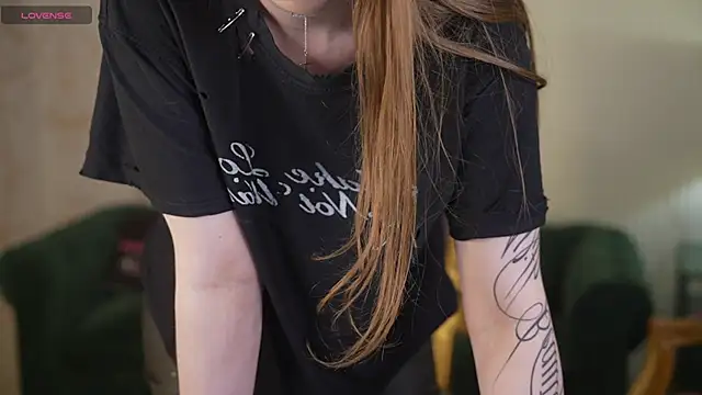 Esmie Smile online show from February 2026 12:07:02 AM