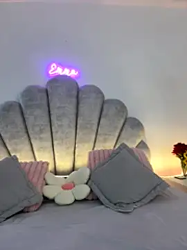 emma-conti2 online show from December 2025 01:43:02 PM