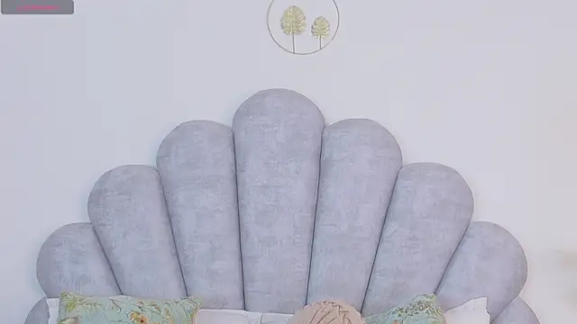 emma-conti2 online show from April 2026 02:44:02 PM