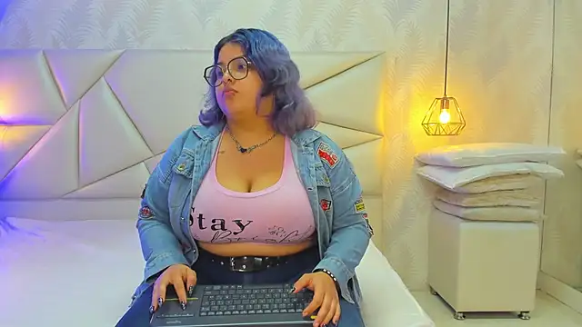 lulukawai16 online show from November 2025 07:06:01 PM