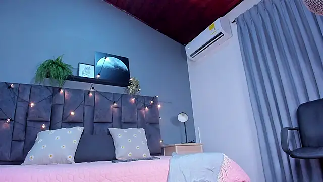 RiriiBrunette   online show from December 2025 10:10:02 PM