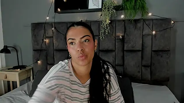 RiriiBrunette   online show from November 2025 08:03:02 PM