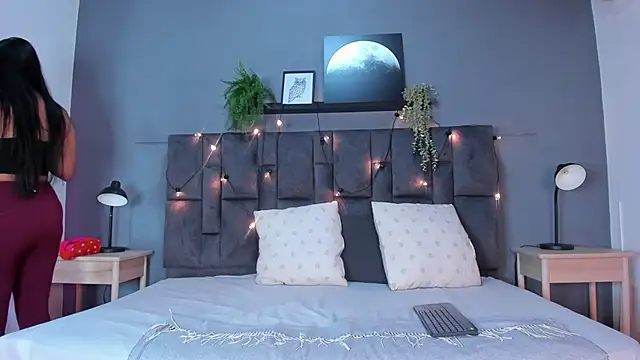 RiriiBrunette   online show from December 2025 07:45:01 PM