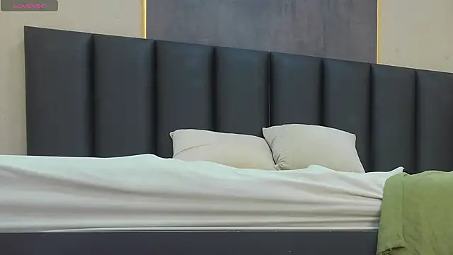 RiriiBrunette   online show from April 2026 03:25:01 PM