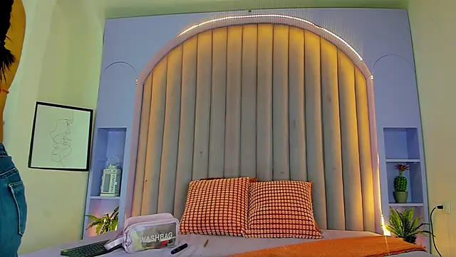 RiriiBrunette   online show from October 2025 07:37:01 PM